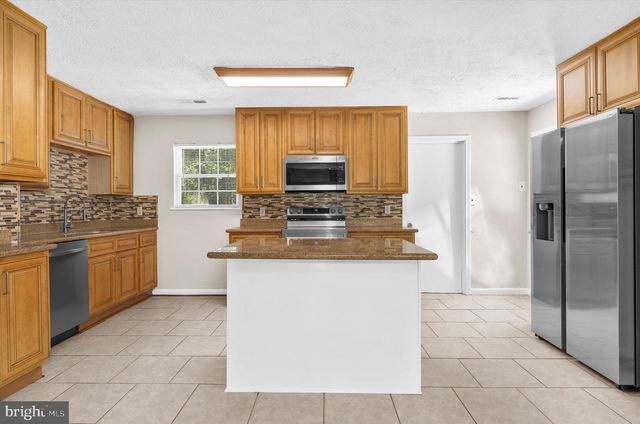 7820 RIDGE RD, Hanover, MD 21076