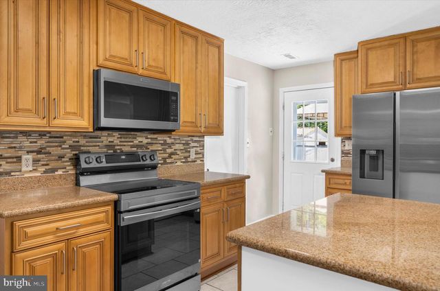 7820 RIDGE RD, Hanover, MD 21076