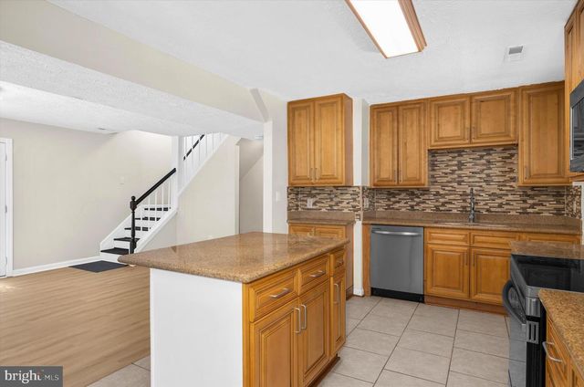 7820 RIDGE RD, Hanover, MD 21076