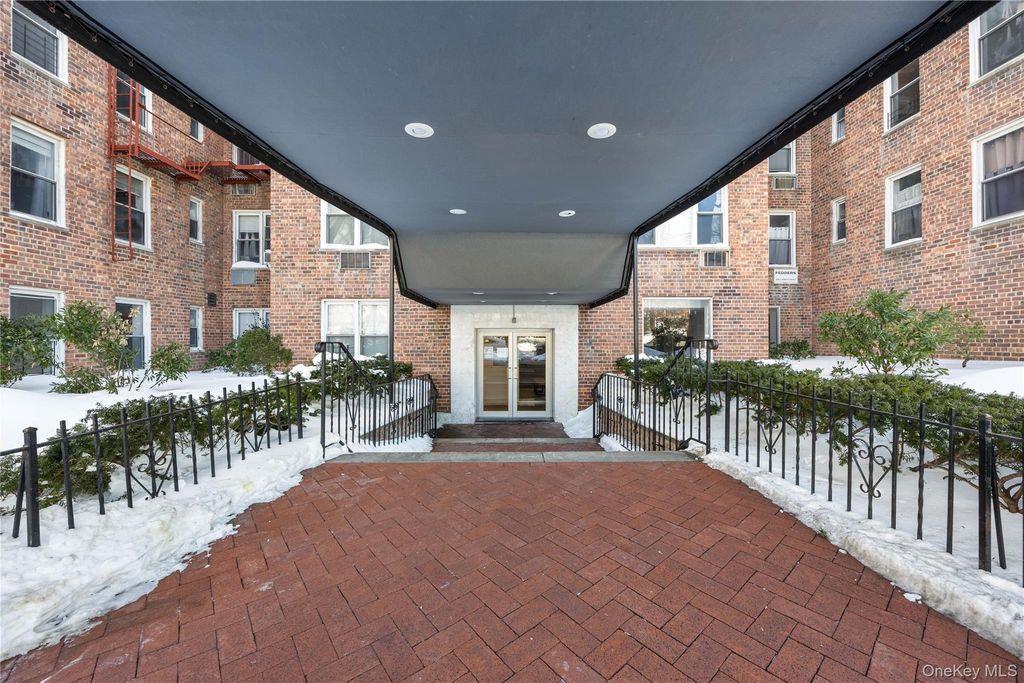 6200 Riverdale Avenue 7J, Bronx, NY 10471 — photo 2
