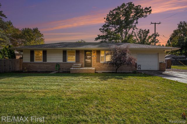 3196 Oakwood Drive, Port Huron, MI 48060