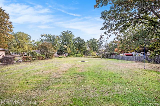 3196 Oakwood Drive, Port Huron, MI 48060