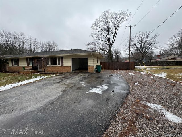 3196 Oakwood Drive, Port Huron, MI 48060