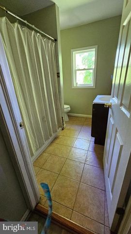 80 S BROAD ST, Penns Grove, NJ 08069