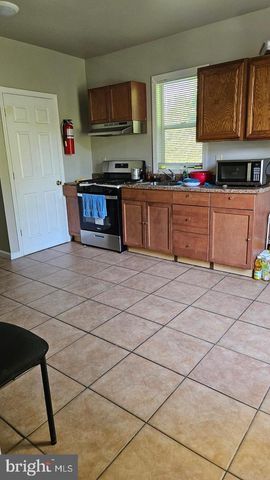 80 S BROAD ST, Penns Grove, NJ 08069