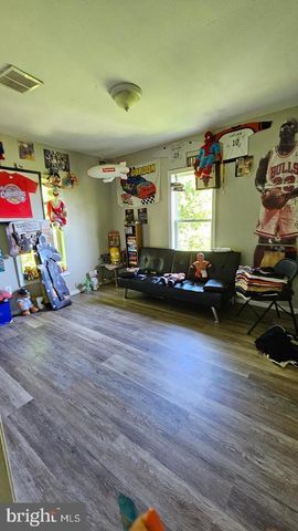 80 S BROAD ST, Penns Grove, NJ 08069