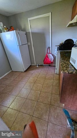 80 S BROAD ST, Penns Grove, NJ 08069