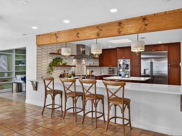 7887 N NEW BRAUNFELS AVE, San Antonio, TX 78209