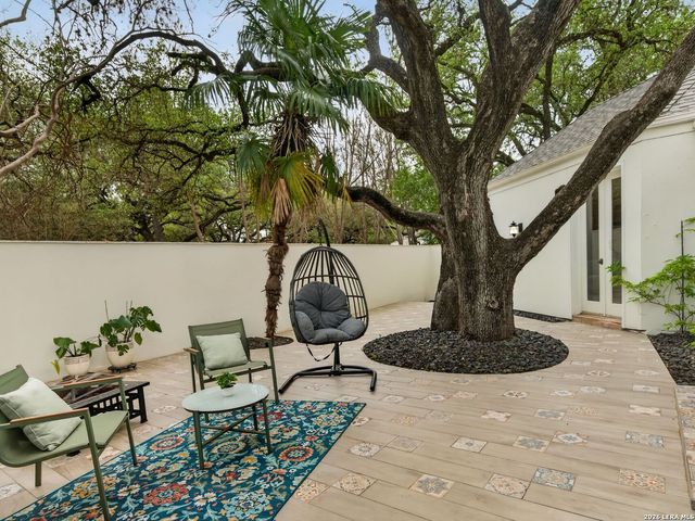 7887 N NEW BRAUNFELS AVE, San Antonio, TX 78209