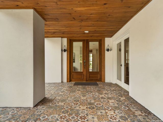 7887 N NEW BRAUNFELS AVE, San Antonio, TX 78209
