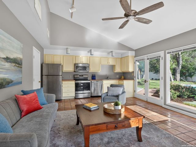 7887 N NEW BRAUNFELS AVE, San Antonio, TX 78209