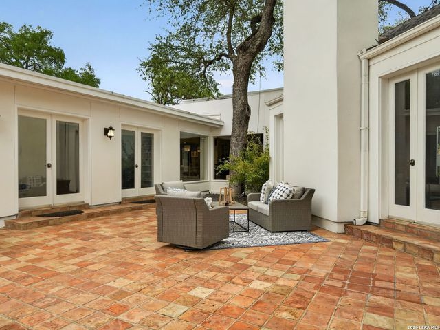 7887 N NEW BRAUNFELS AVE, San Antonio, TX 78209