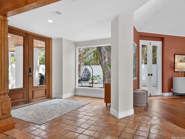 7887 N NEW BRAUNFELS AVE, San Antonio, TX 78209