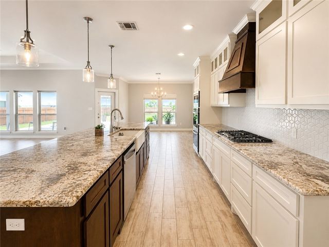 1886 Papa Mori Dr, Corpus Christi, TX 78414