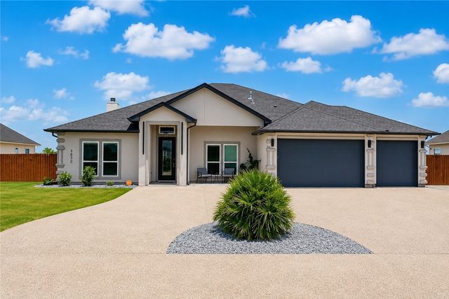 1886 Papa Mori Dr, Corpus Christi, TX 78414