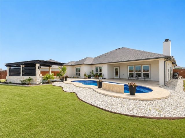 1886 Papa Mori Dr, Corpus Christi, TX 78414
