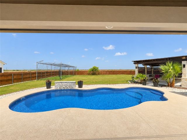 1886 Papa Mori Dr, Corpus Christi, TX 78414