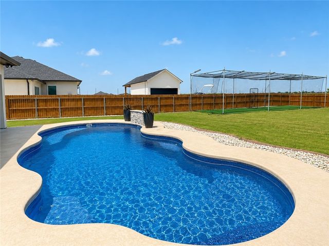 1886 Papa Mori Dr, Corpus Christi, TX 78414