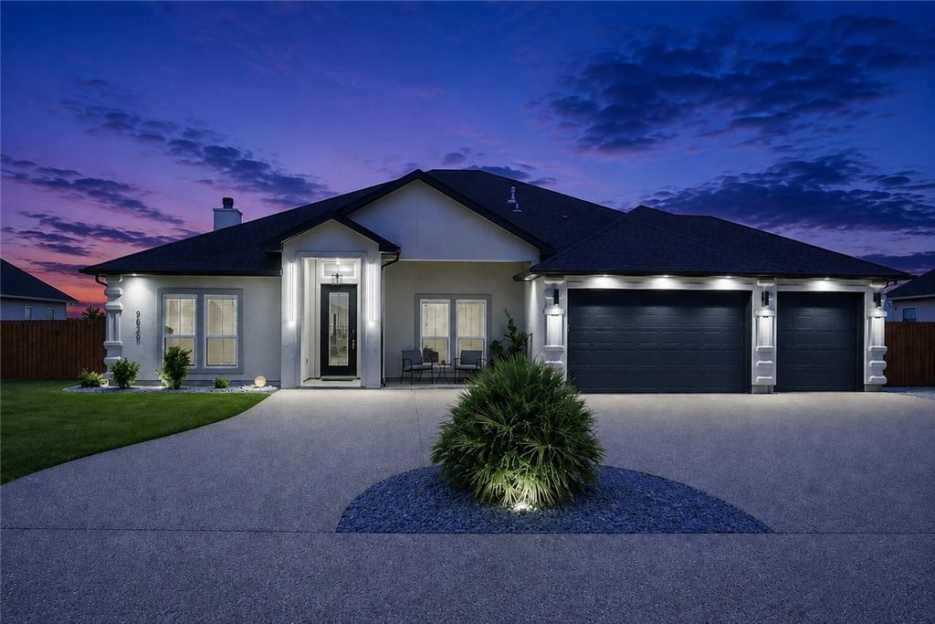 1886 Papa Mori Dr, Corpus Christi, TX 78414 — photo 2