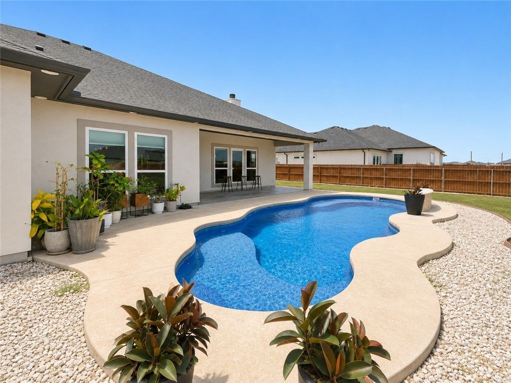 1886 Papa Mori Dr, Corpus Christi, TX 78414 — photo 4