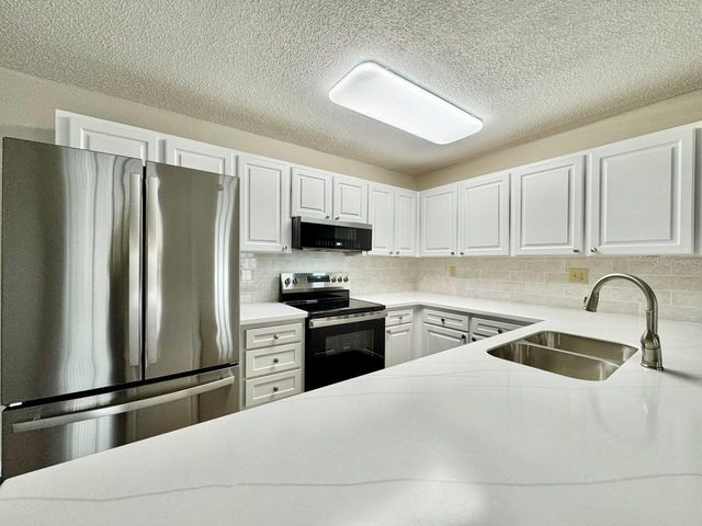 3323 CRYSTAL COURT E A, Palm Harbor, FL 34685