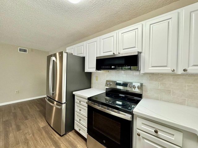 3323 CRYSTAL COURT E A, Palm Harbor, FL 34685