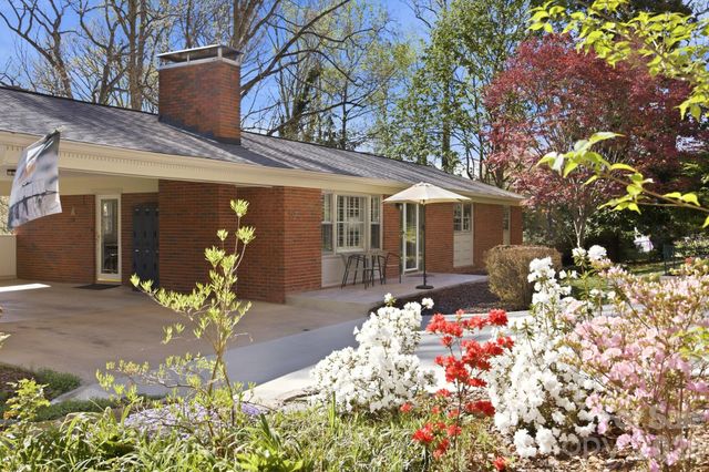 50 Hemlock Street, Arden, NC 28704
