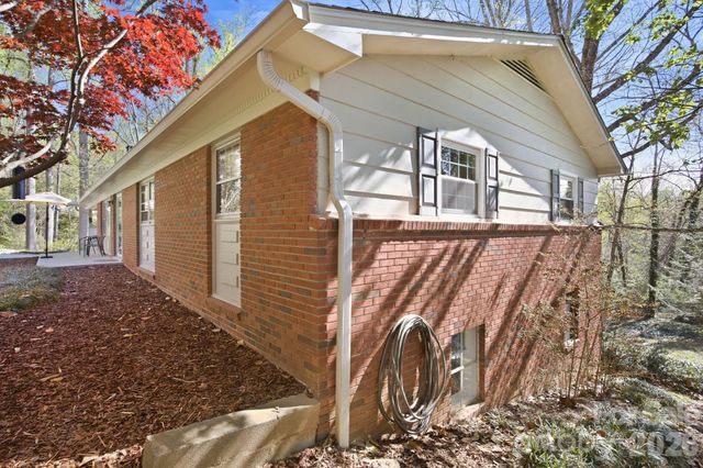 50 Hemlock Street, Arden, NC 28704