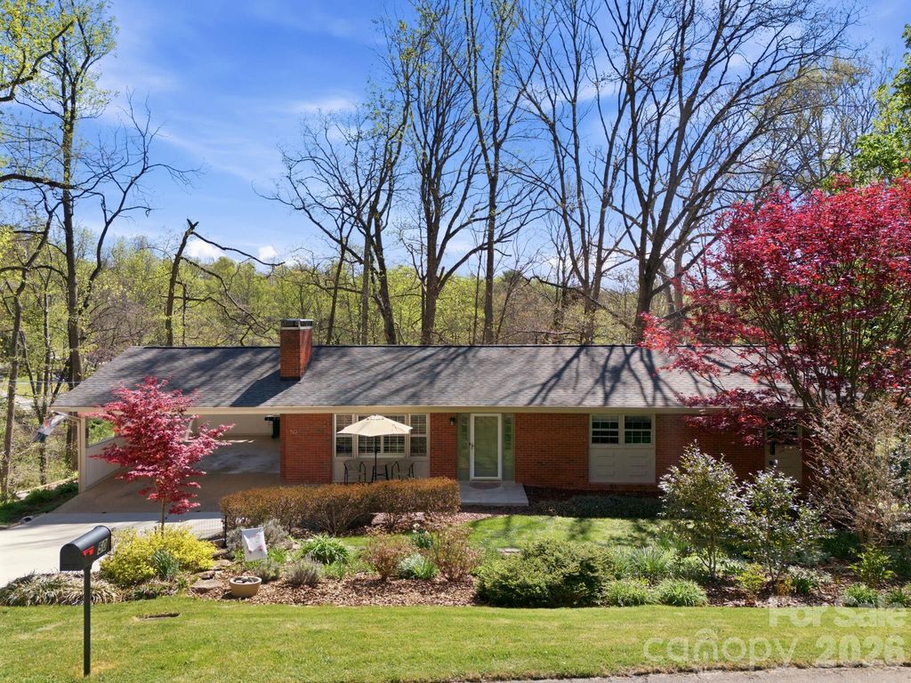 50 Hemlock Street, Arden, NC 28704