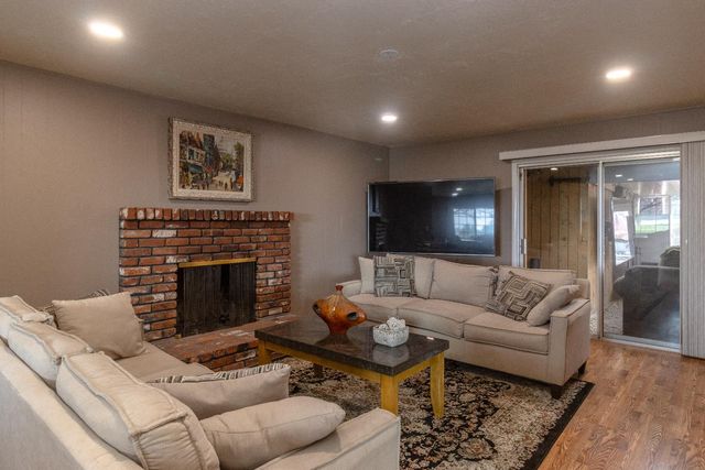 6594 N Fresno Street, Fresno, CA 93710