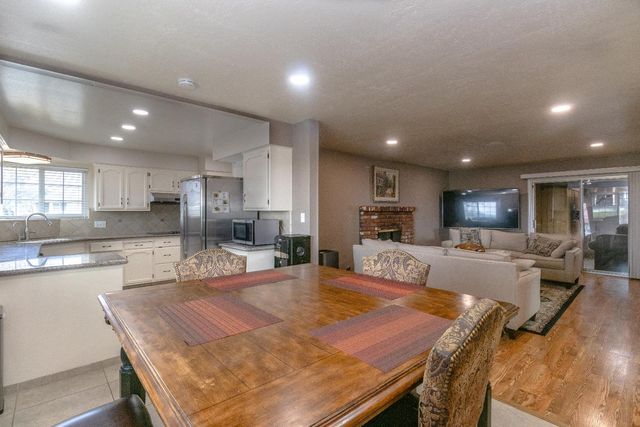 6594 N Fresno Street, Fresno, CA 93710