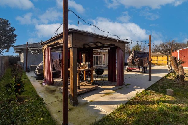 6594 N Fresno Street, Fresno, CA 93710