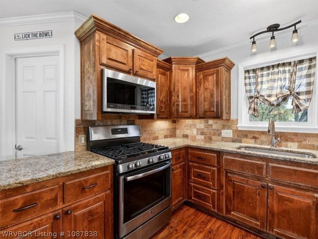 516 Beeler Street, Poteau, OK 74953