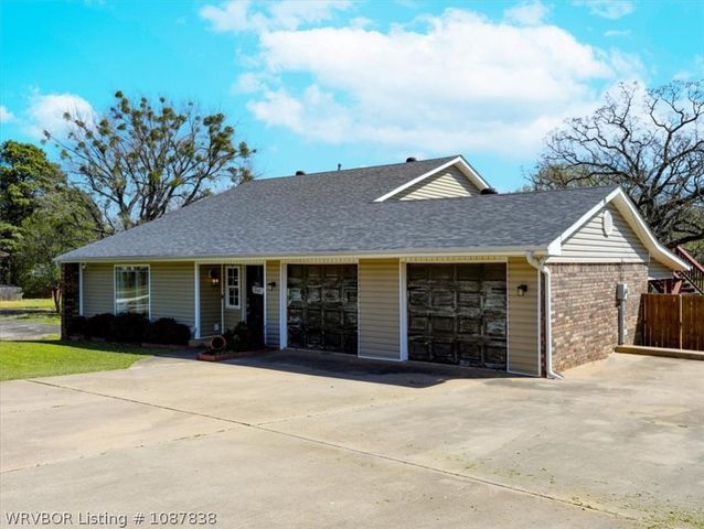 516 Beeler Street, Poteau, OK 74953