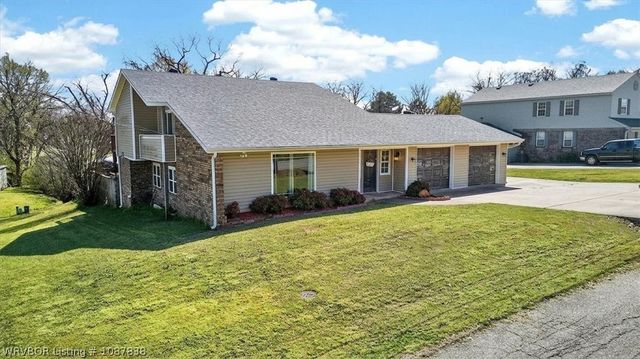 516 Beeler Street, Poteau, OK 74953