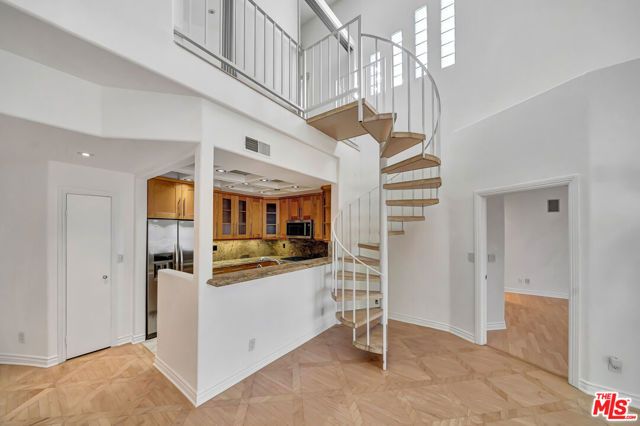 4477 Woodman Avenue 305, Sherman Oaks, CA 91423