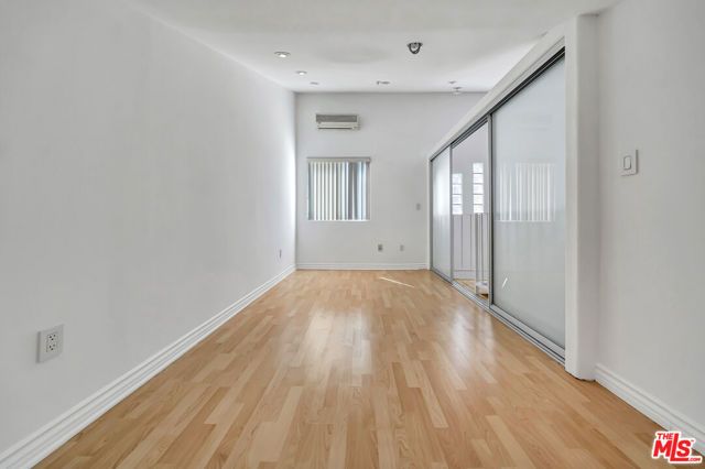 4477 Woodman Avenue 305, Sherman Oaks, CA 91423