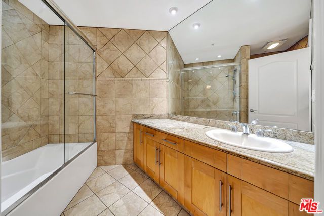 4477 Woodman Avenue 305, Sherman Oaks, CA 91423