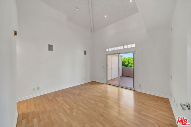 4477 Woodman Avenue 305, Sherman Oaks, CA 91423