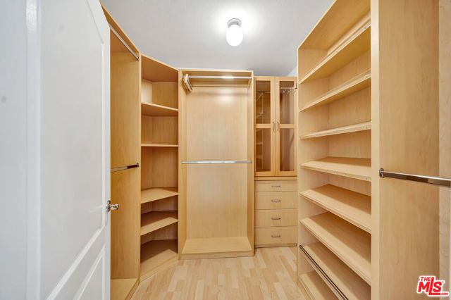 4477 Woodman Avenue 305, Sherman Oaks, CA 91423