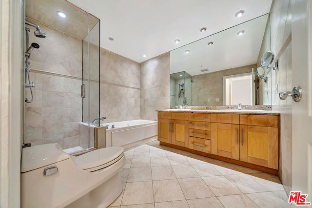 4477 Woodman Avenue 305, Sherman Oaks, CA 91423