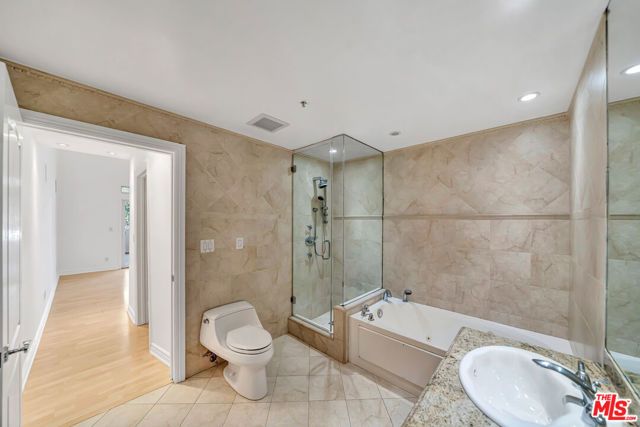 4477 Woodman Avenue 305, Sherman Oaks, CA 91423