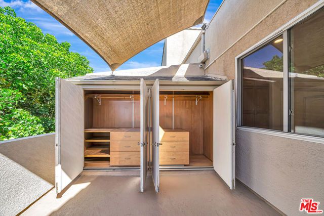 4477 Woodman Avenue 305, Sherman Oaks, CA 91423