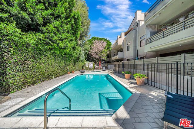 4477 Woodman Avenue 305, Sherman Oaks, CA 91423