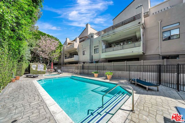 4477 Woodman Avenue 305, Sherman Oaks, CA 91423