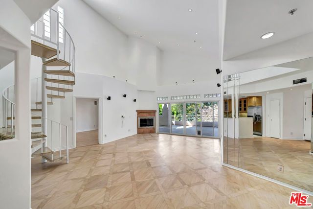 4477 Woodman Avenue 305, Sherman Oaks, CA 91423