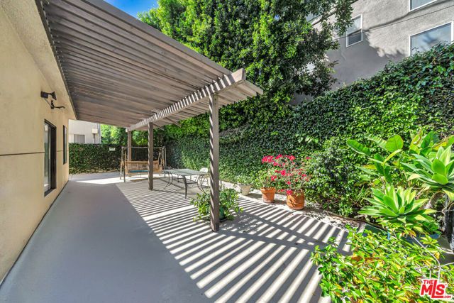 4477 Woodman Avenue 305, Sherman Oaks, CA 91423