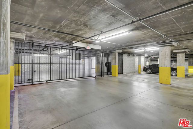 4477 Woodman Avenue 305, Sherman Oaks, CA 91423