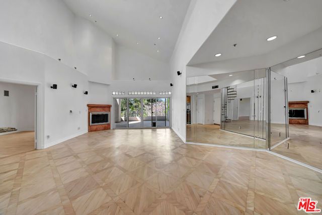 4477 Woodman Avenue 305, Sherman Oaks, CA 91423