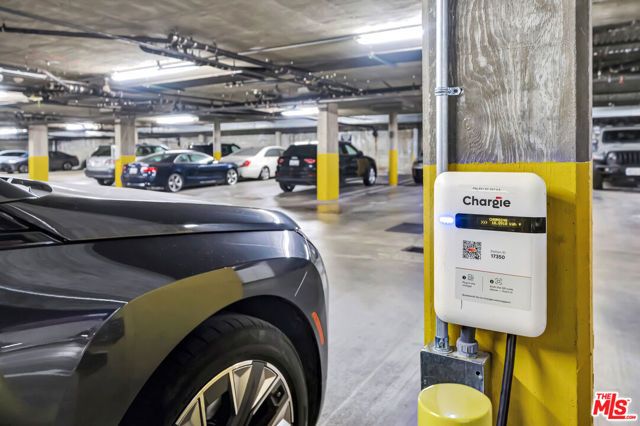 4477 Woodman Avenue 305, Sherman Oaks, CA 91423